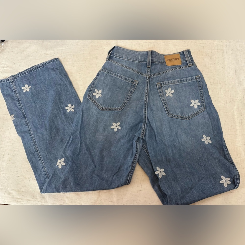 Hollister Co. Floral Embroidered Blue Jeans - Picture 4 of 14